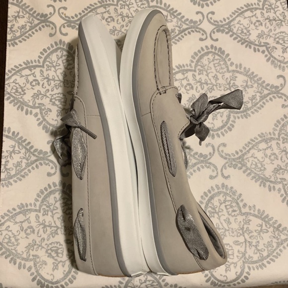 Sperry Memory Foam Top-Sider Women’s 8.5. Gray. Lace shoe laces. Slip resistant - Picture 4 of 9